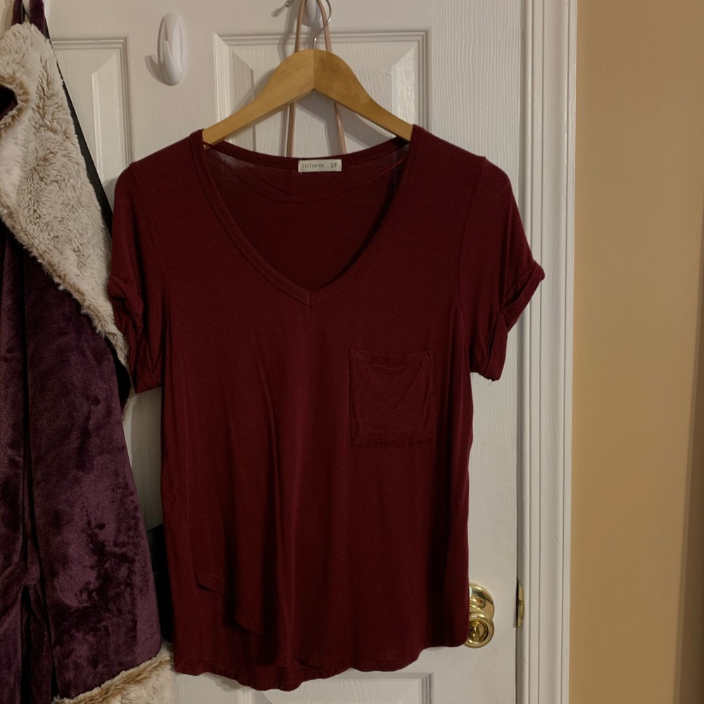 Cotton On maroon tee